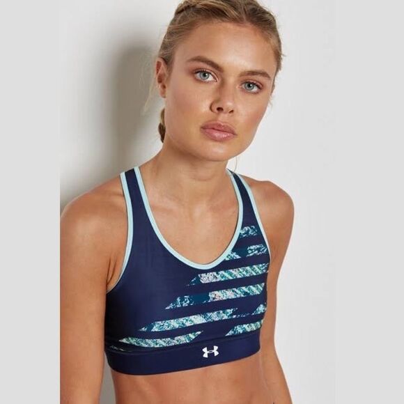 Under Armour Reversible Sports Bra Size Medium - Picture 1 of 12